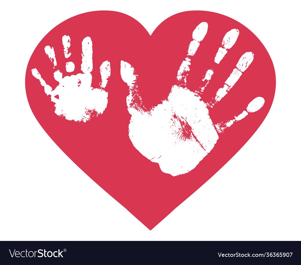 Сердечко с отпечатками рук