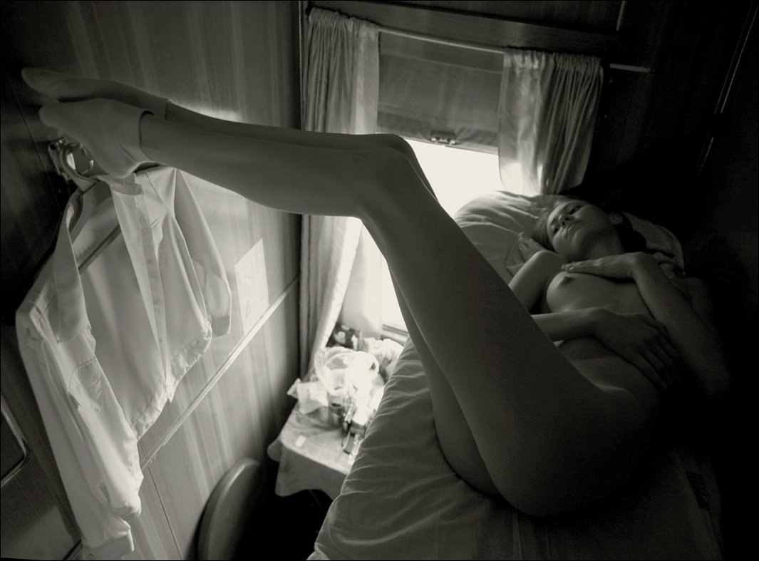 Девочки сиськи в поезде