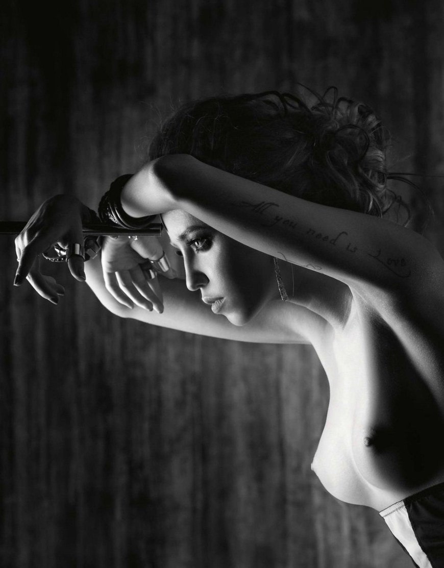 Надя Дорофеева обнаженка