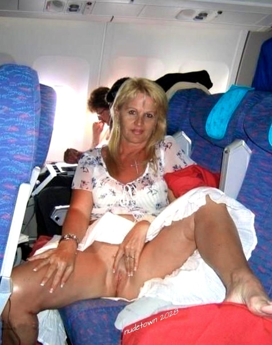 Женщины без трусов в общественном транспорте