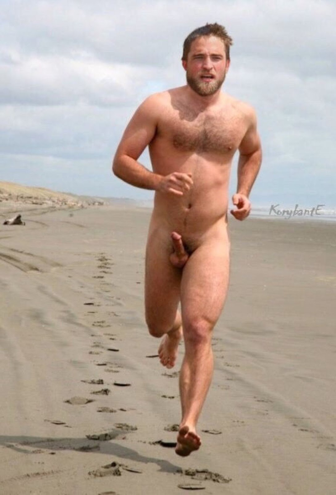 Мужчины голышом на пляже (74 фото)