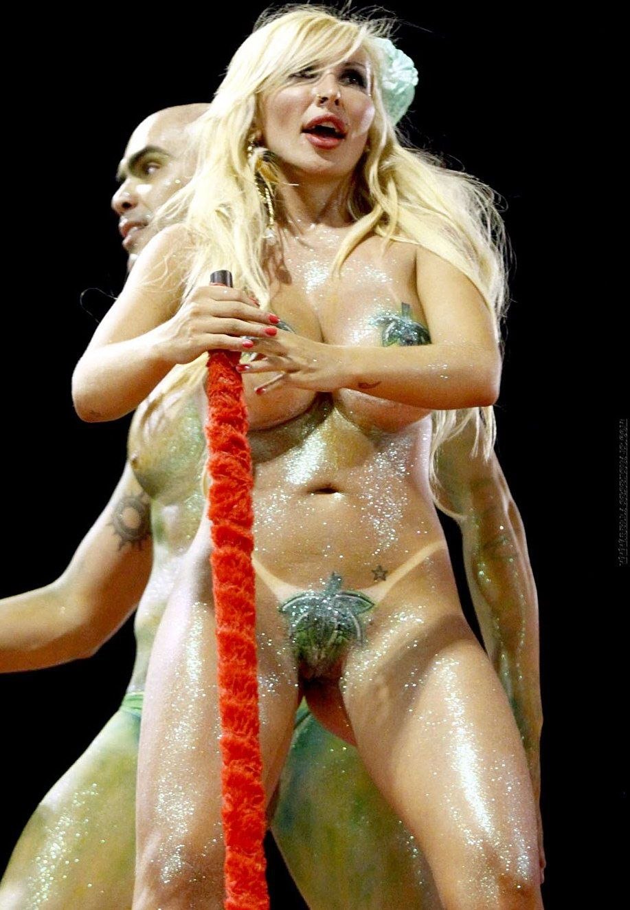 Карнавал грудь