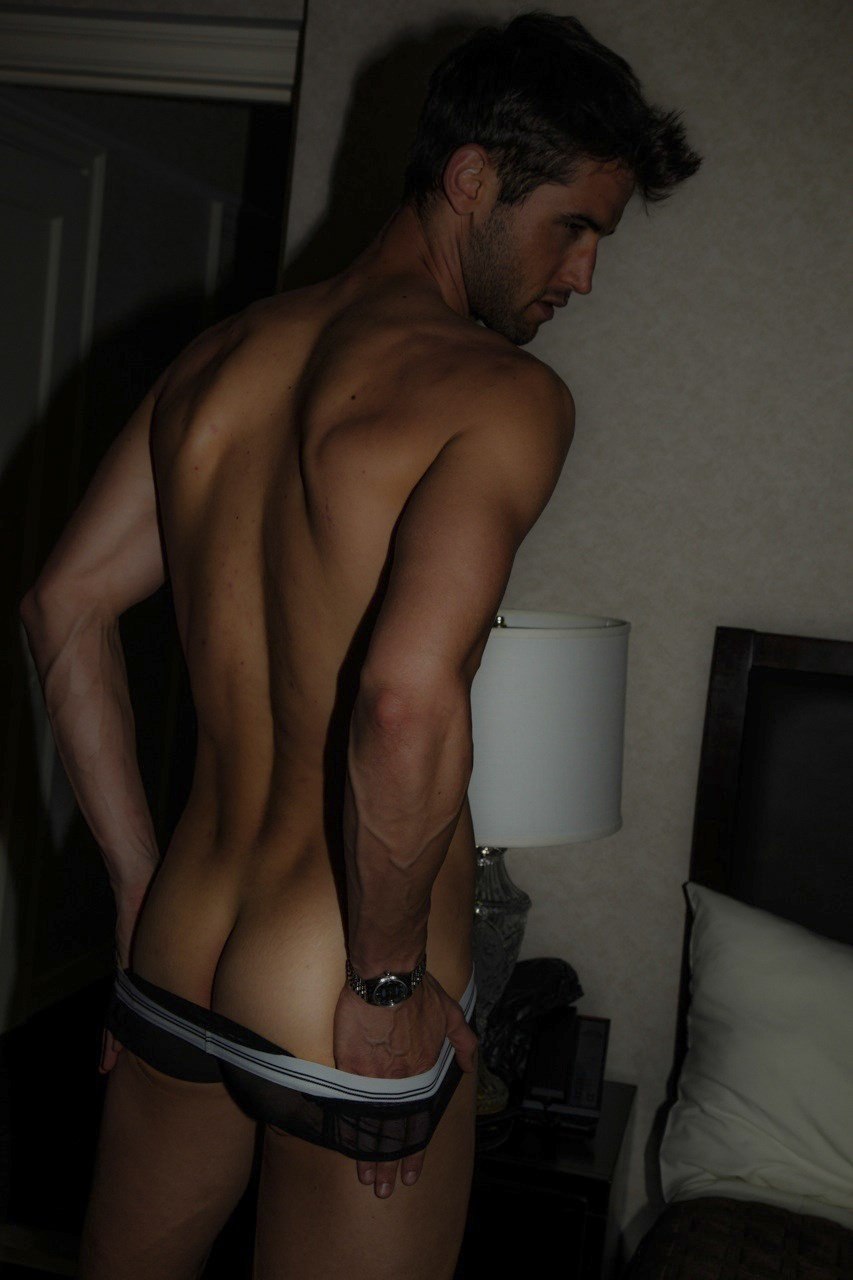 Красивые голые мужские попки