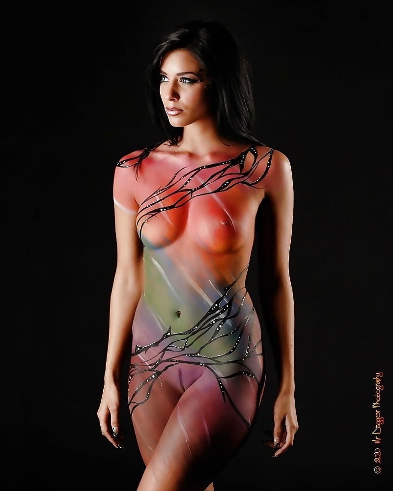 Красивые девушки без лифчика