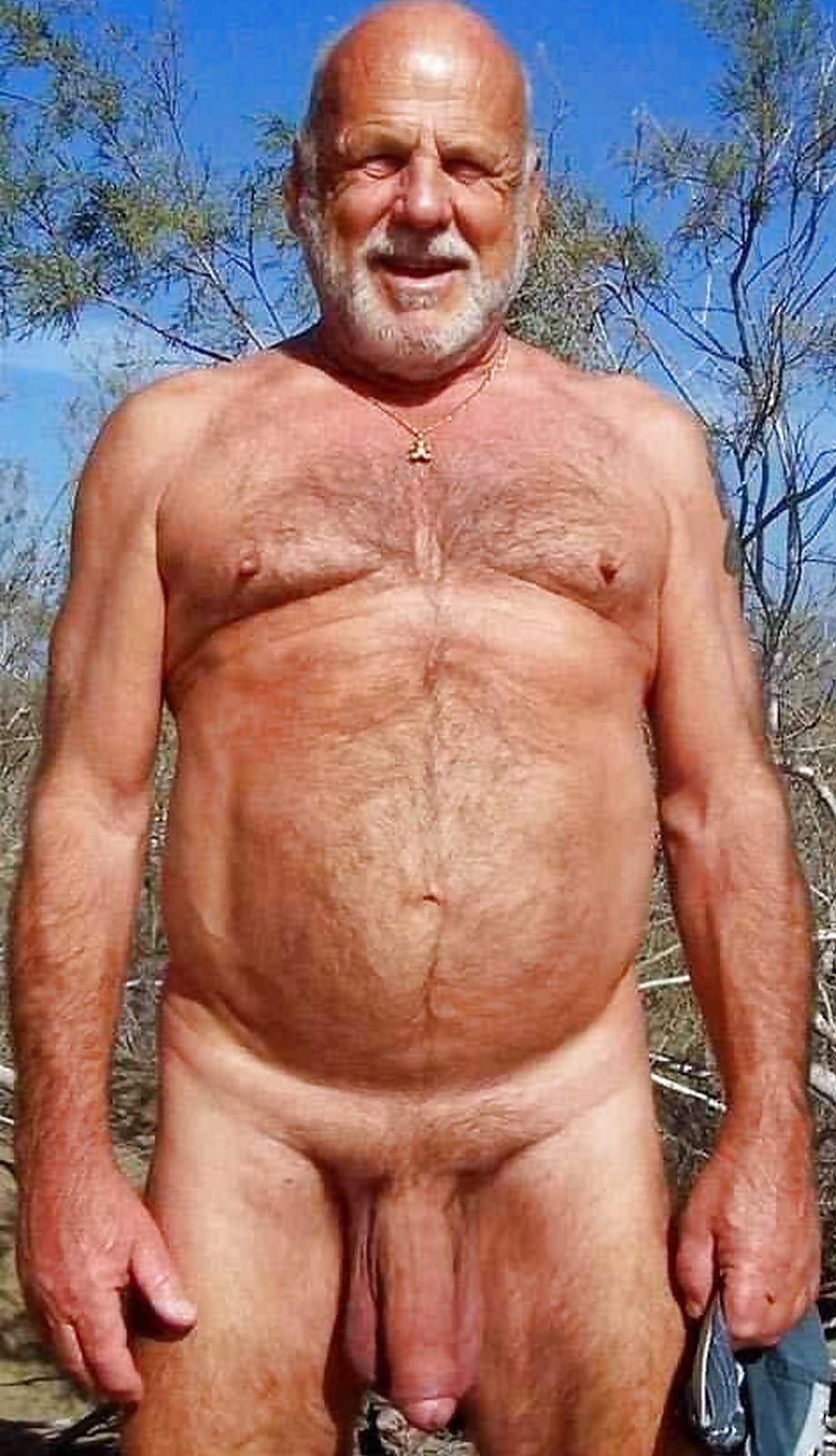 Пожилые мужики со стоячими хуями