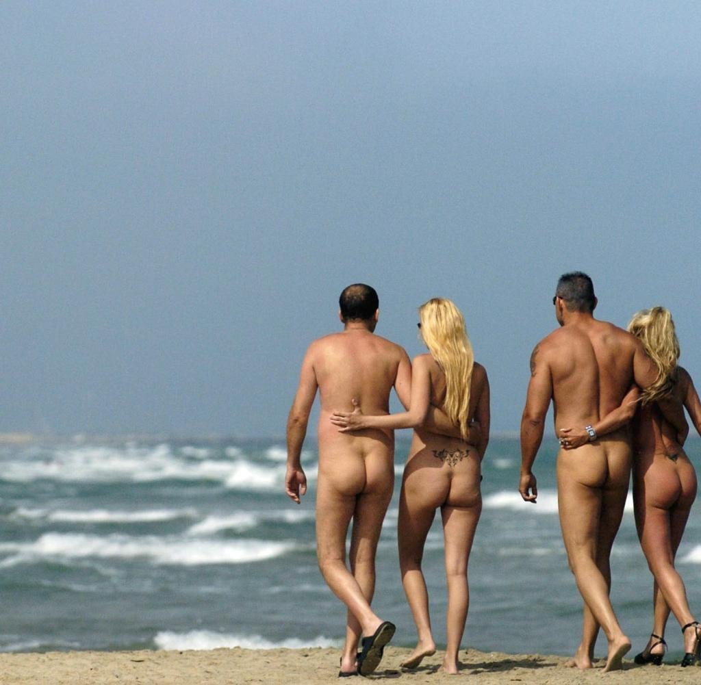 Милф с пляжей кап даг