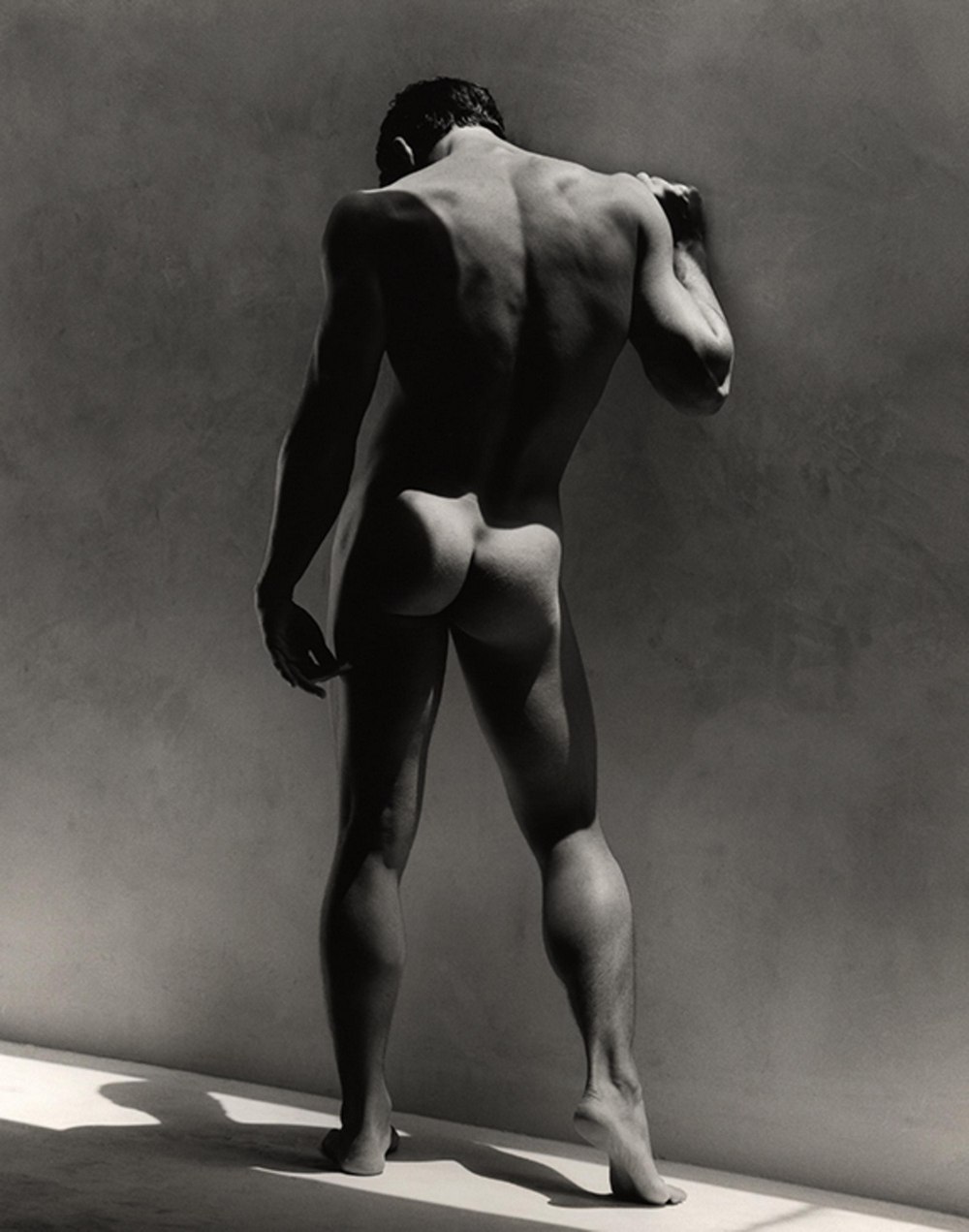 Художественное мужское ню