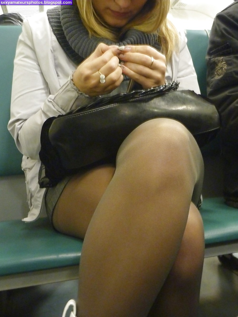 Под юбкой в метрополитене