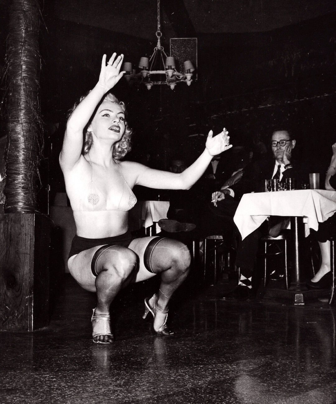 Ретро эротические танцы