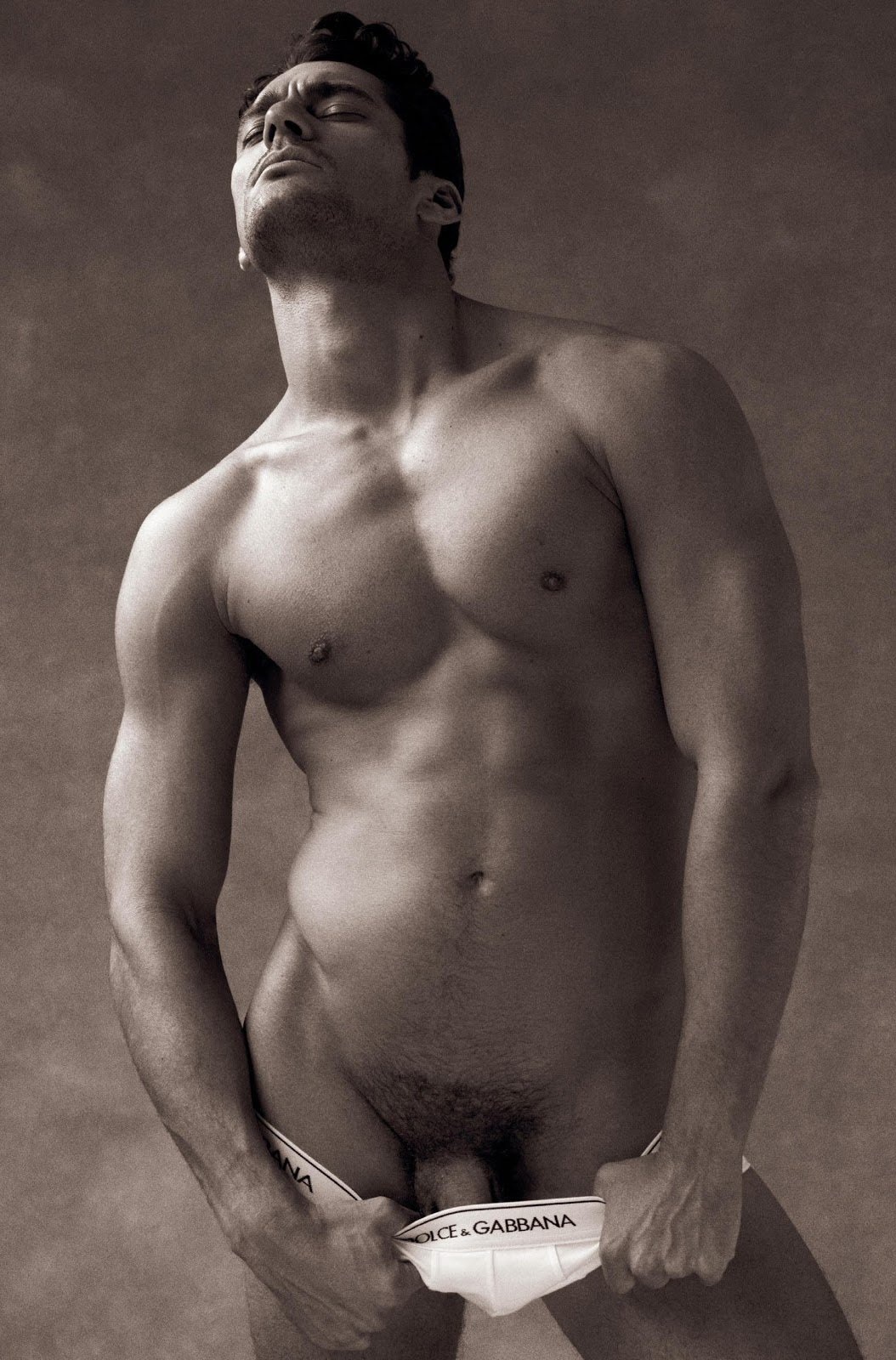 Мужская обнаженка в искусстве