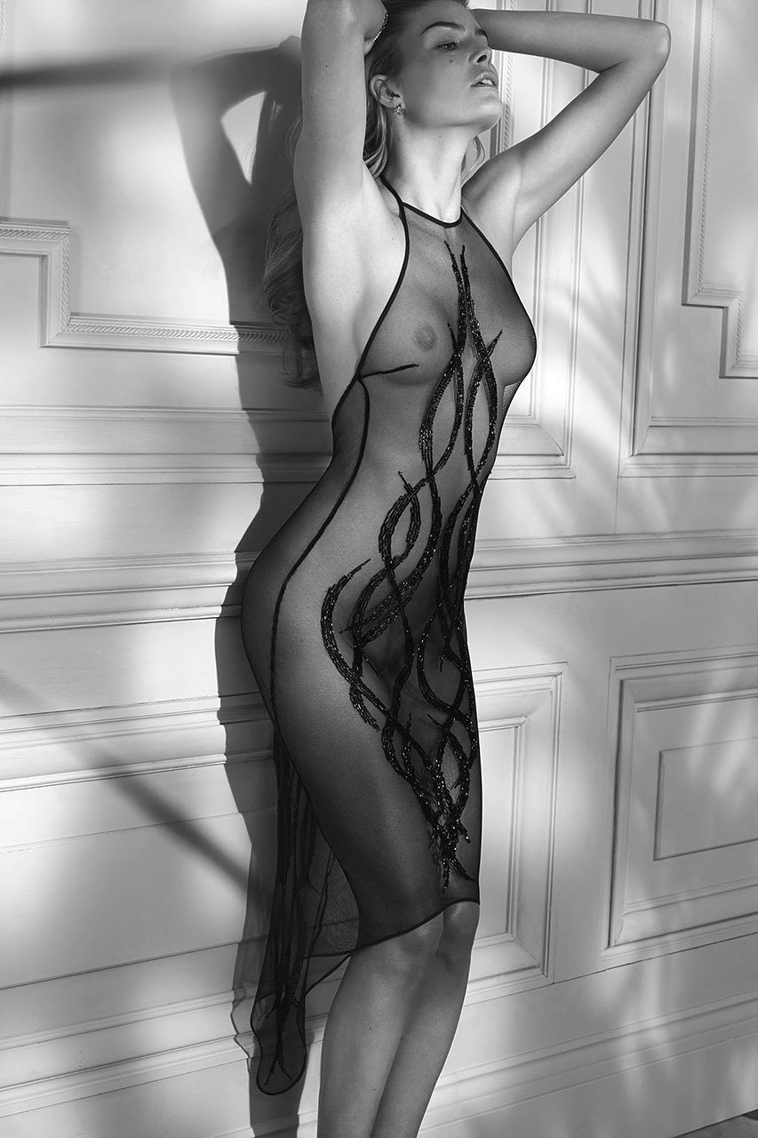 Девушки в прозрачной эротической одежде