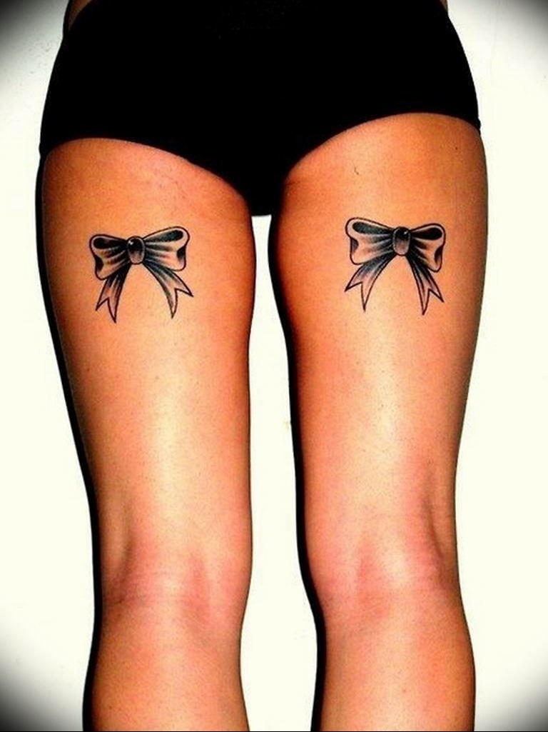 Бантики на ягодицах