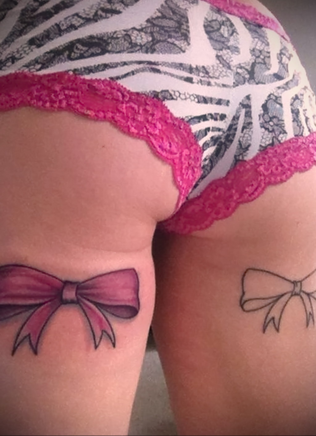 Тату бант и бриллиант