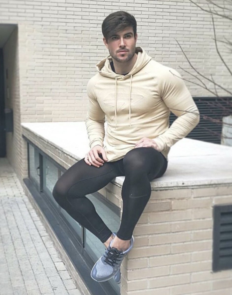 Кавказцы в трико