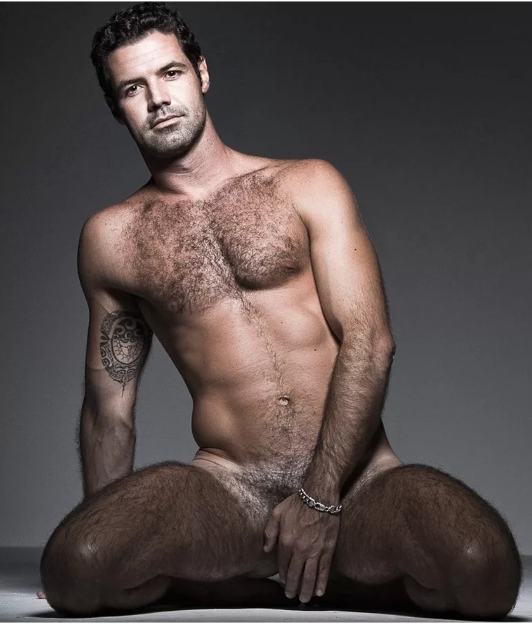 Голые мужчины с волосатым членом