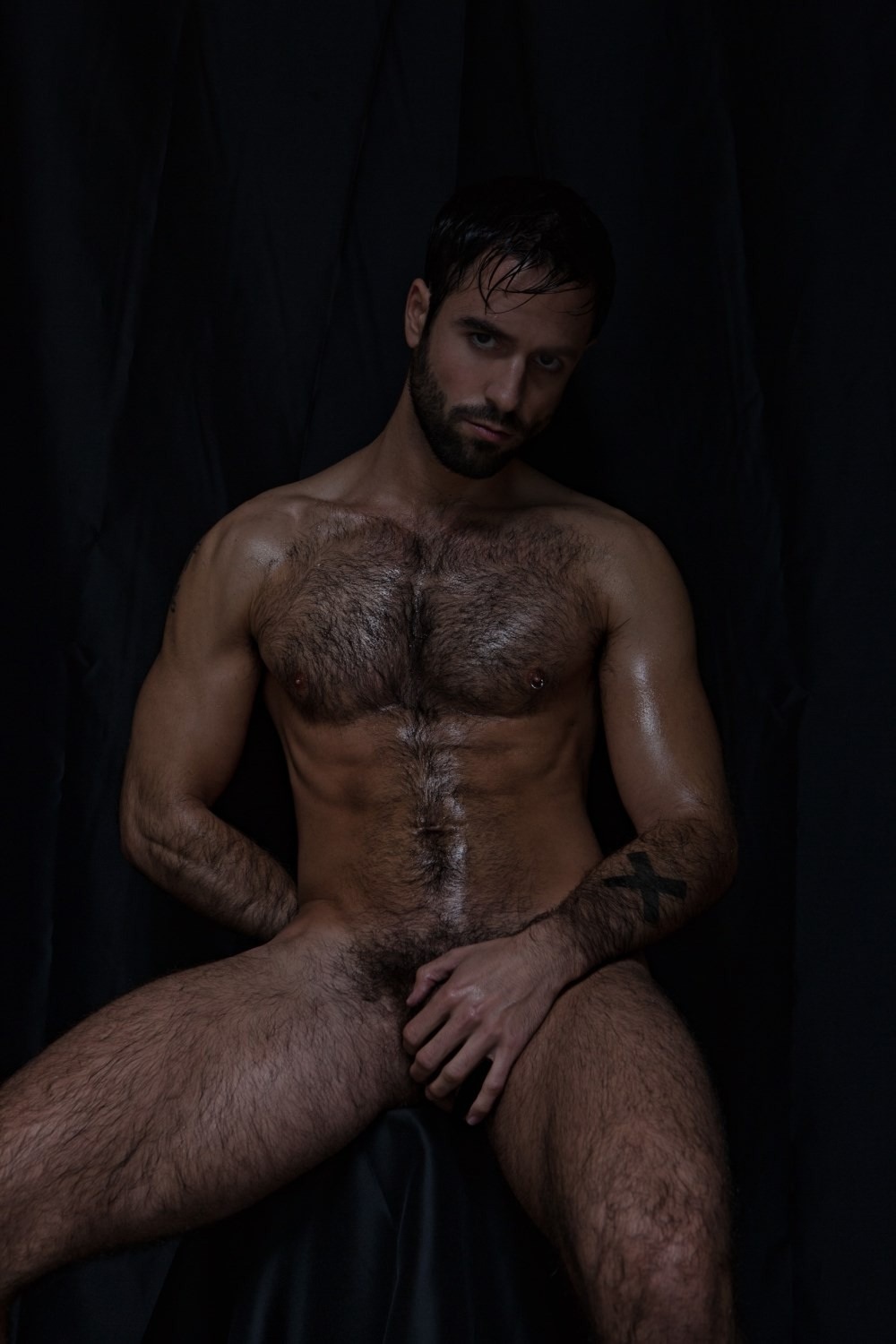 Красивые голые волосатые парни