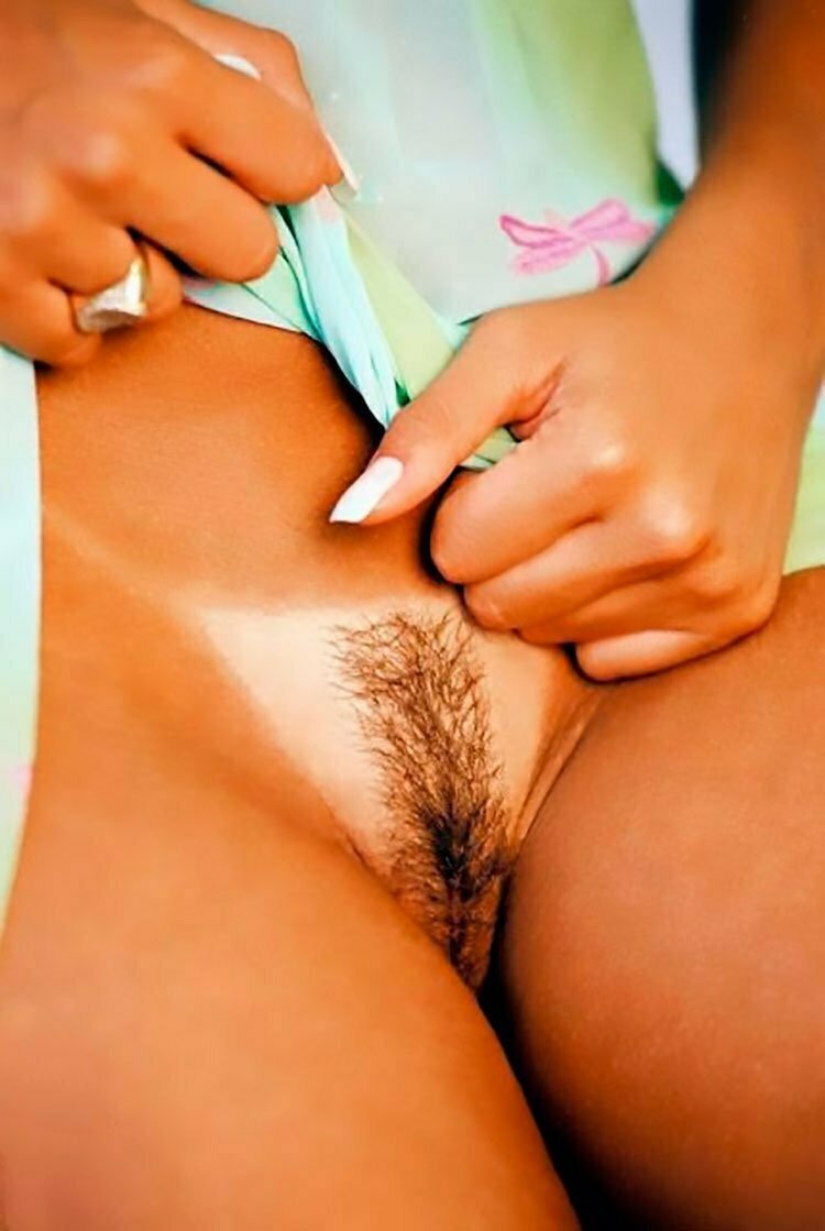 Голые пизденки крупным планом