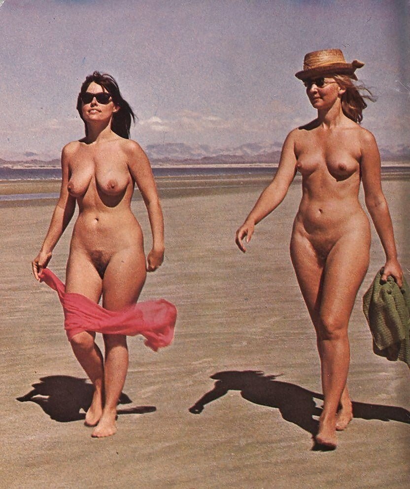 Британские нудисты голышом