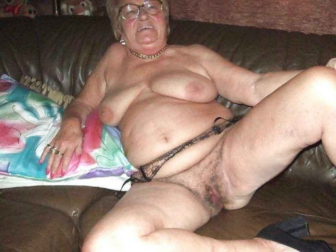 Очень старые голые бабки