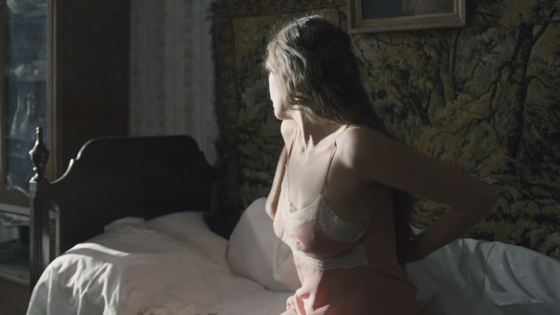 Зои Такуэлл-Смит голая