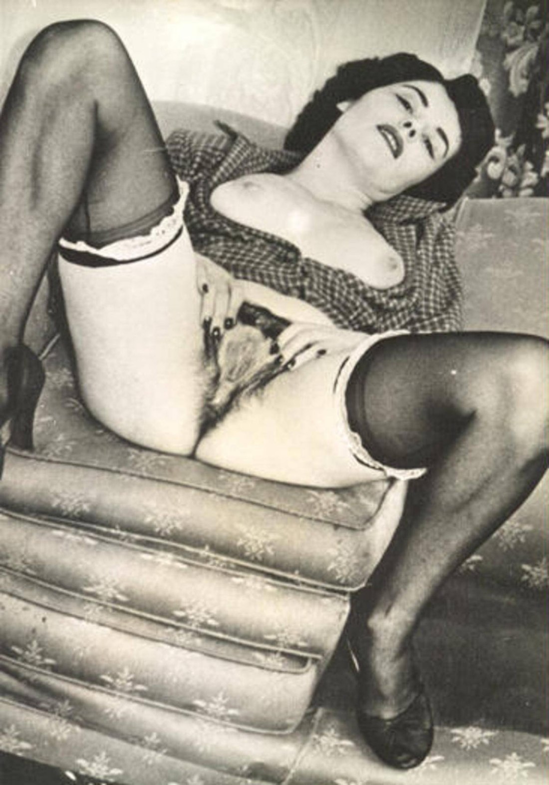 Голые ретро бабы в чулках