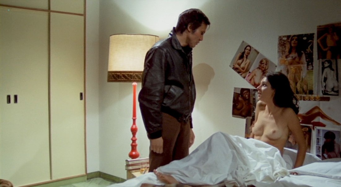 Антония Сантилли без трусов