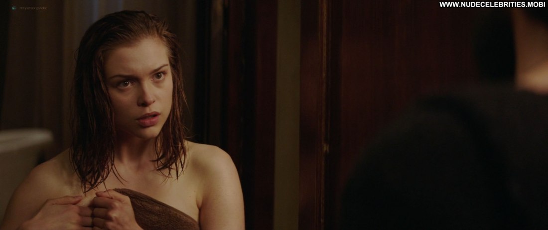 Софи Куксон постельная сцена