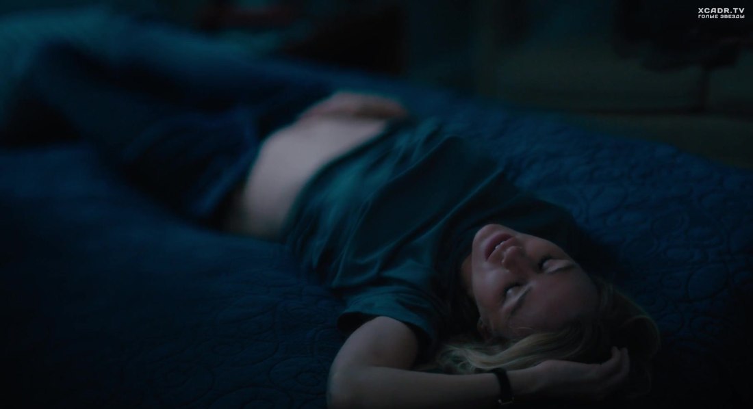 Элли Бамбер голая голая