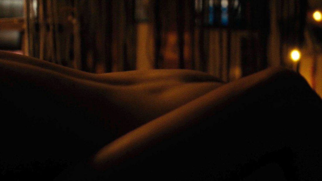 Софи Куксон постельная сцена