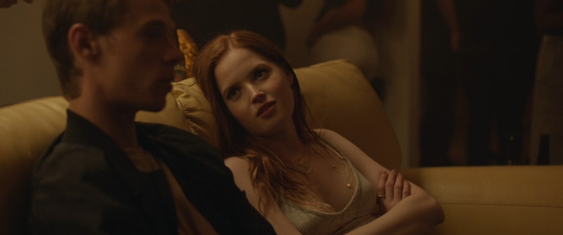 Софи Куксон постельная сцена