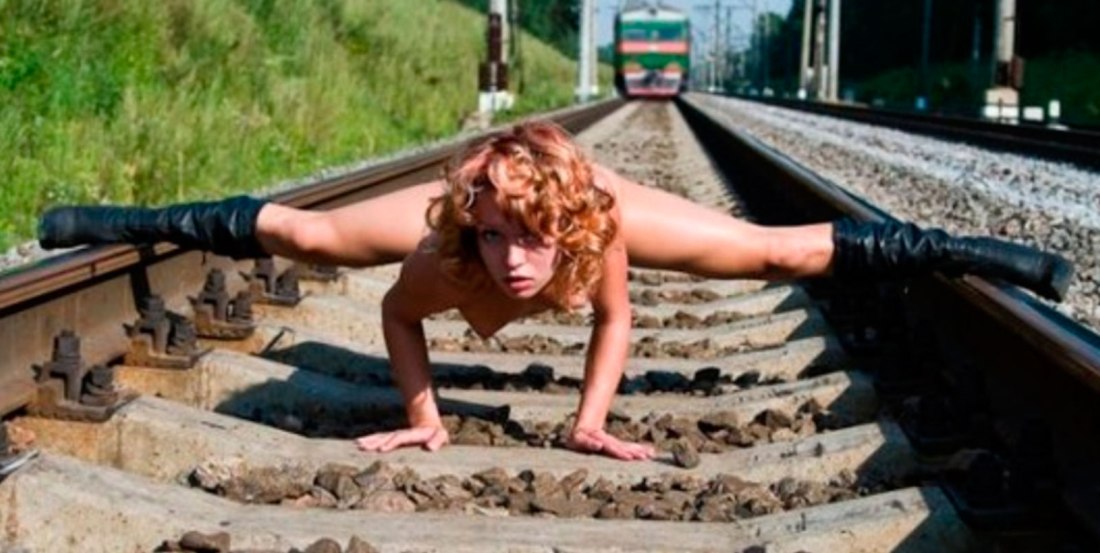 Красивая молодая голая попа