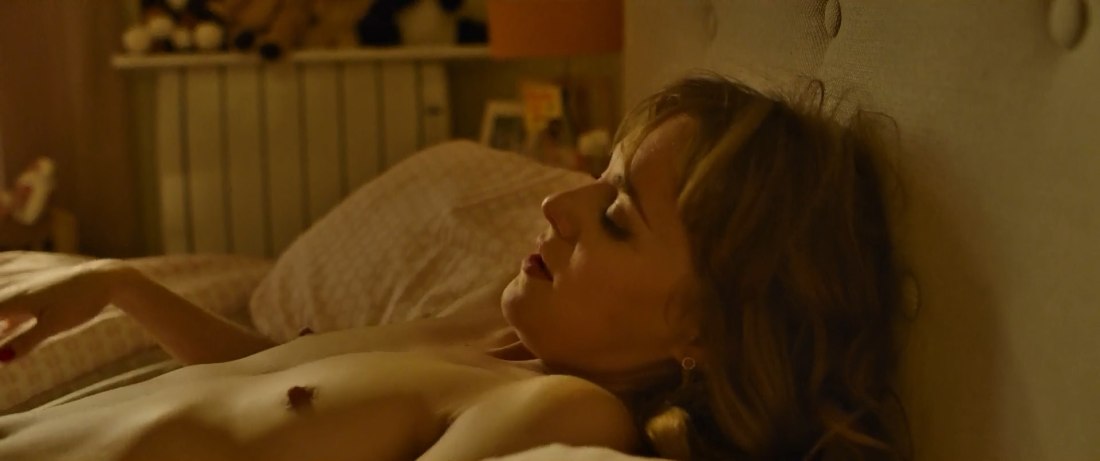 Голая актриса Альба Флорес