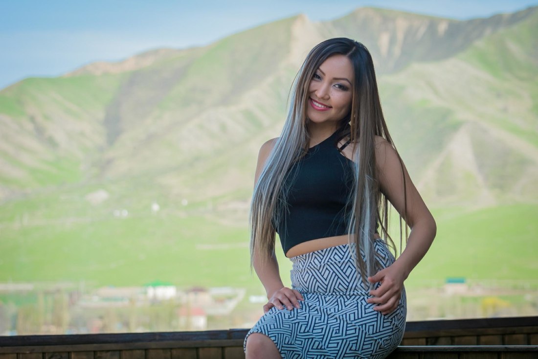 Красивую узбечку в попу анал