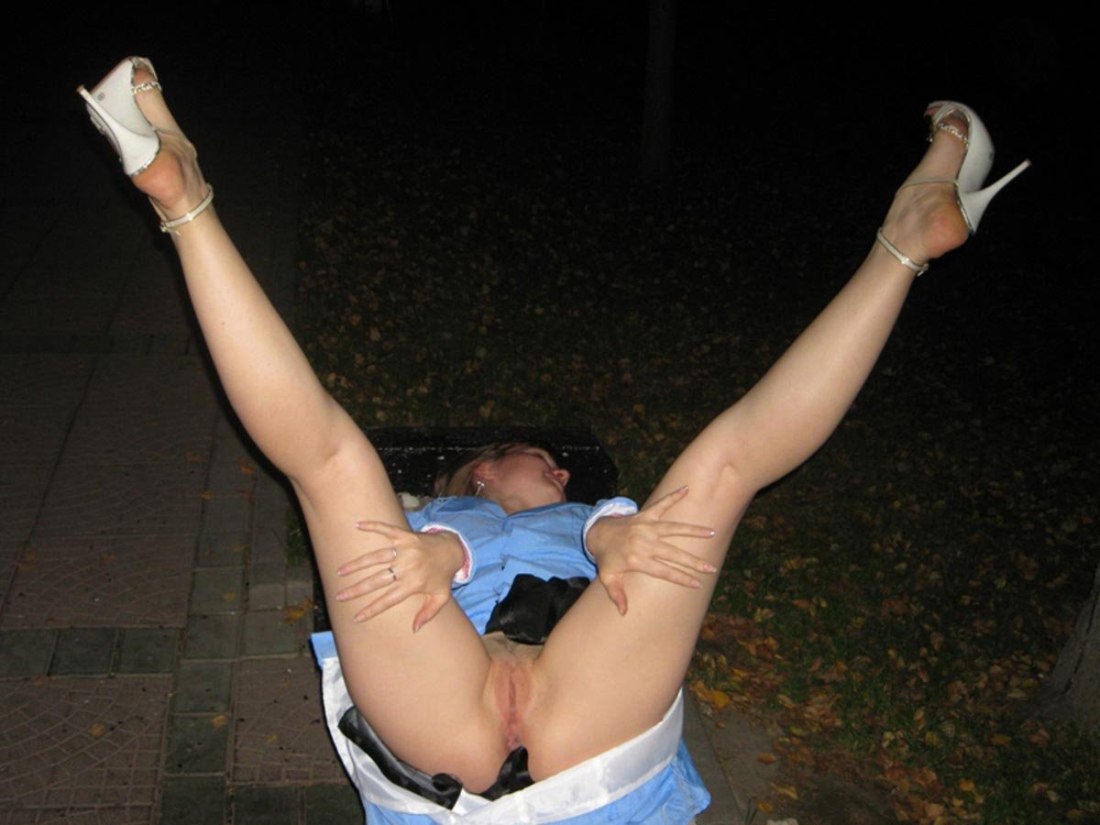 Пьяные бабы без трусиков