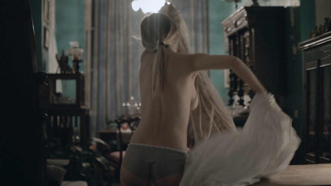 Анна Цуканова-Котт грудь