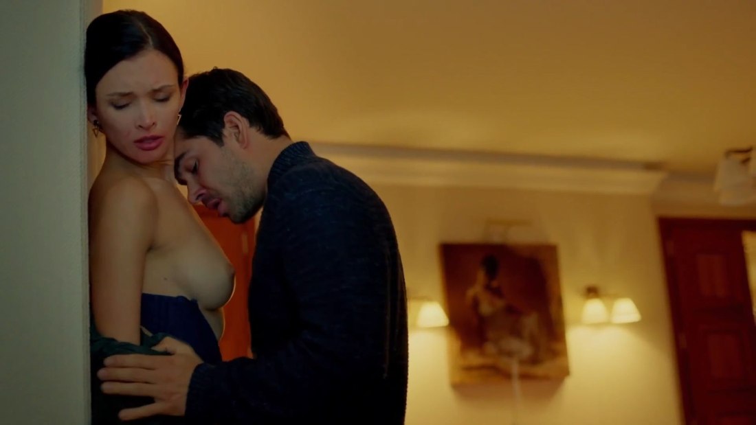 Паулина Андреева ню