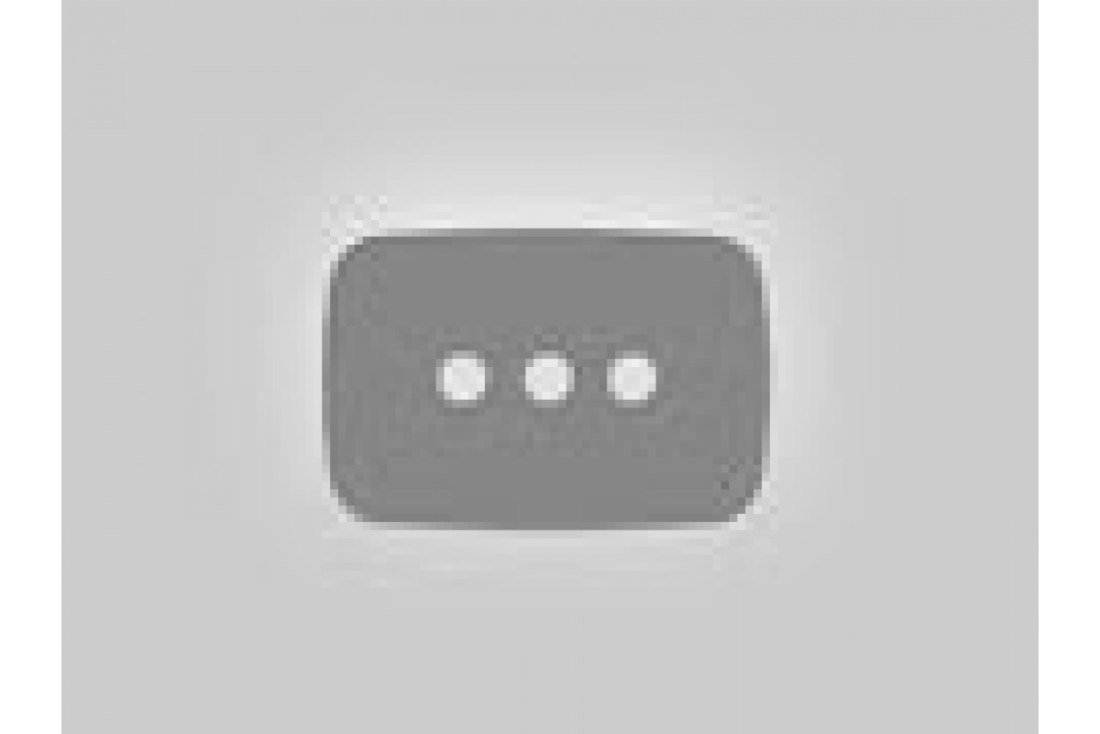 Мокрая пизденка в трусиках