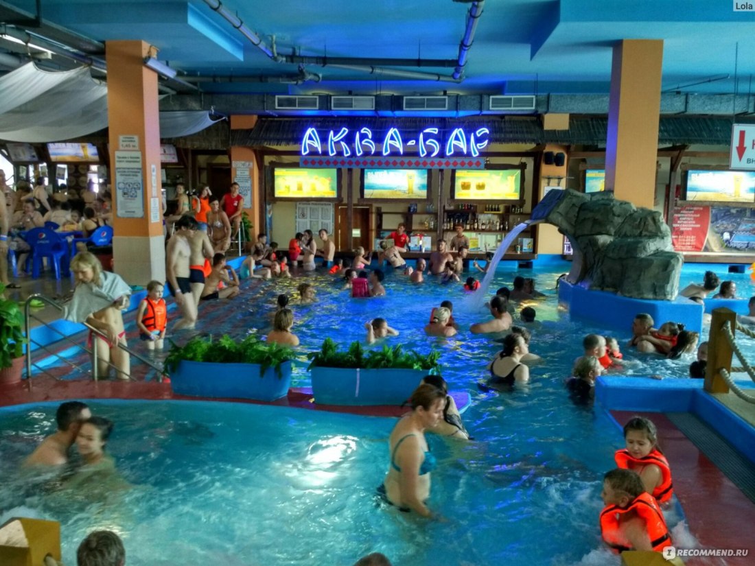 Групповая ебля в бассейне