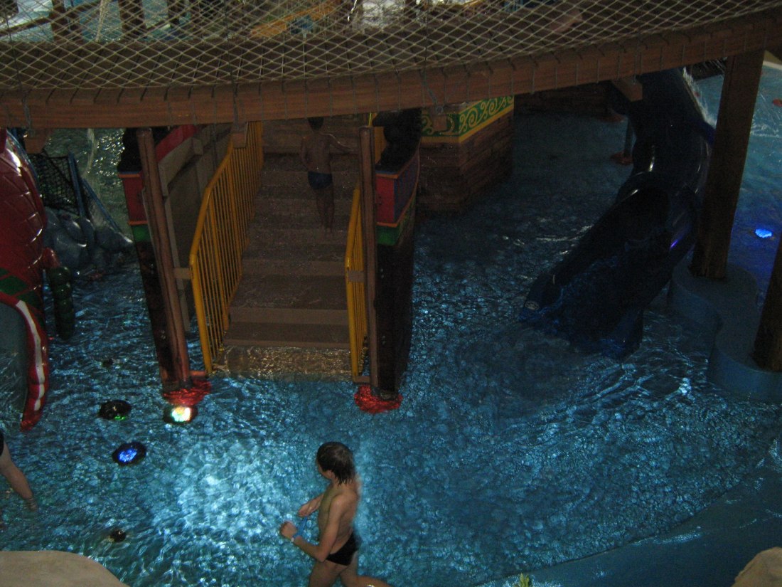 Потрахались в аквапарке