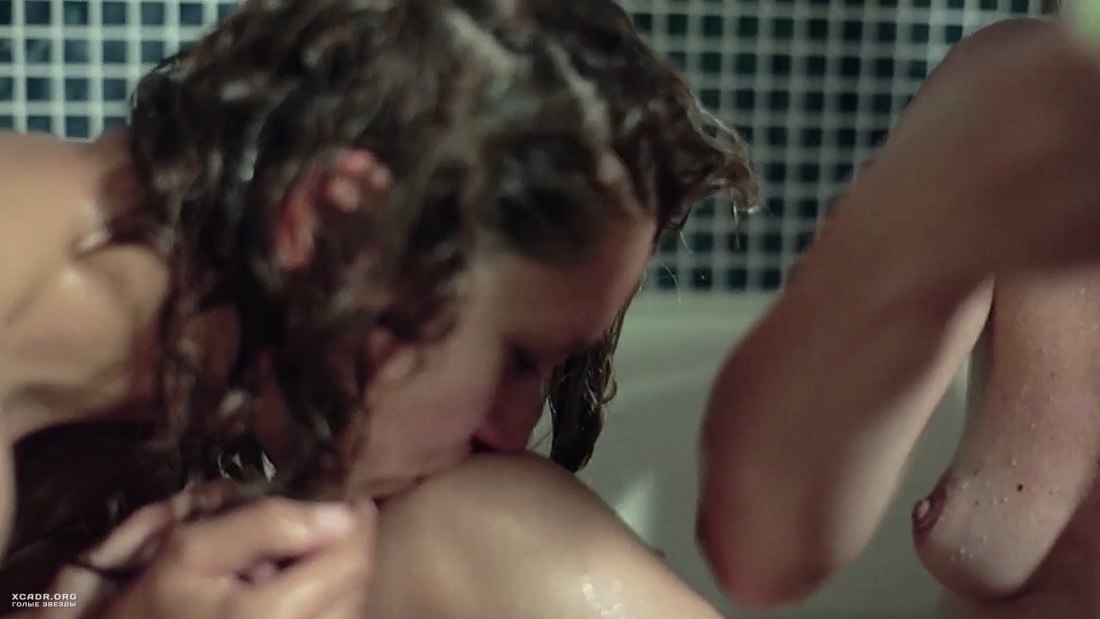 Сиськи подростков в раздевалке