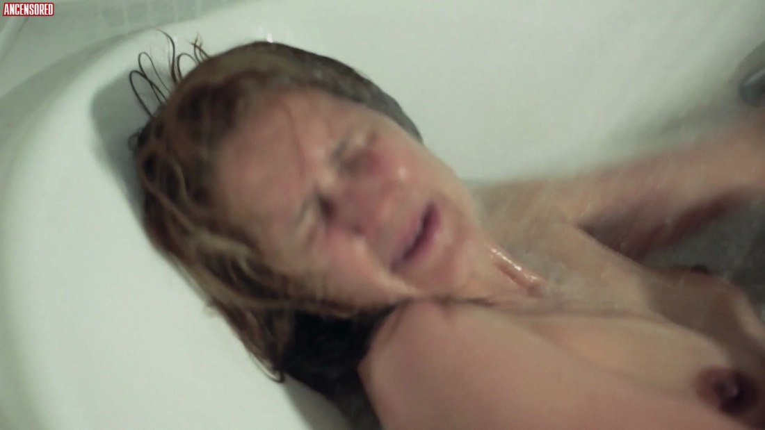 Виктория Исакова топлес