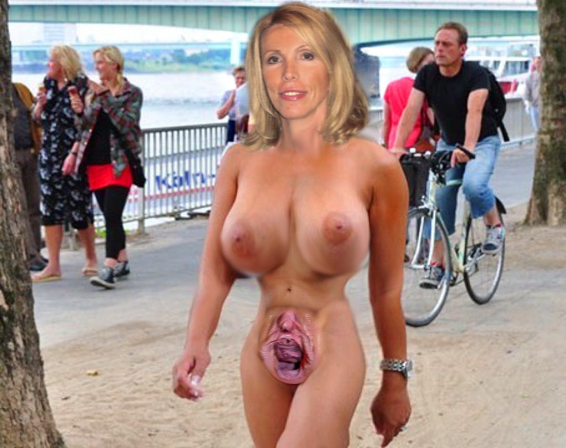 На улице с большими сиськами