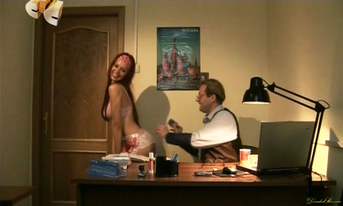 Ирина Медведева голая в сериале агония страха