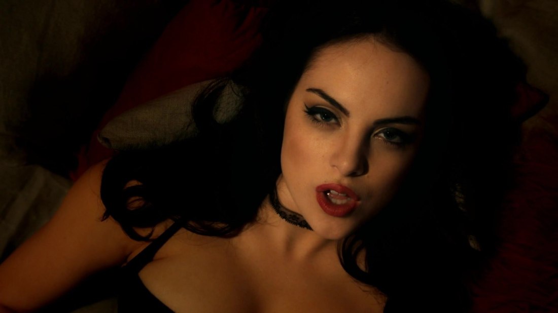 Элизабет Гиллис в Нижнем белье