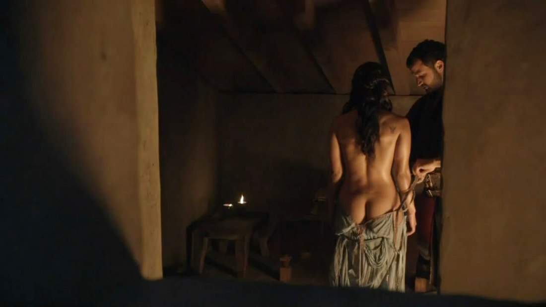 Лесли-Энн Брандт сиськи