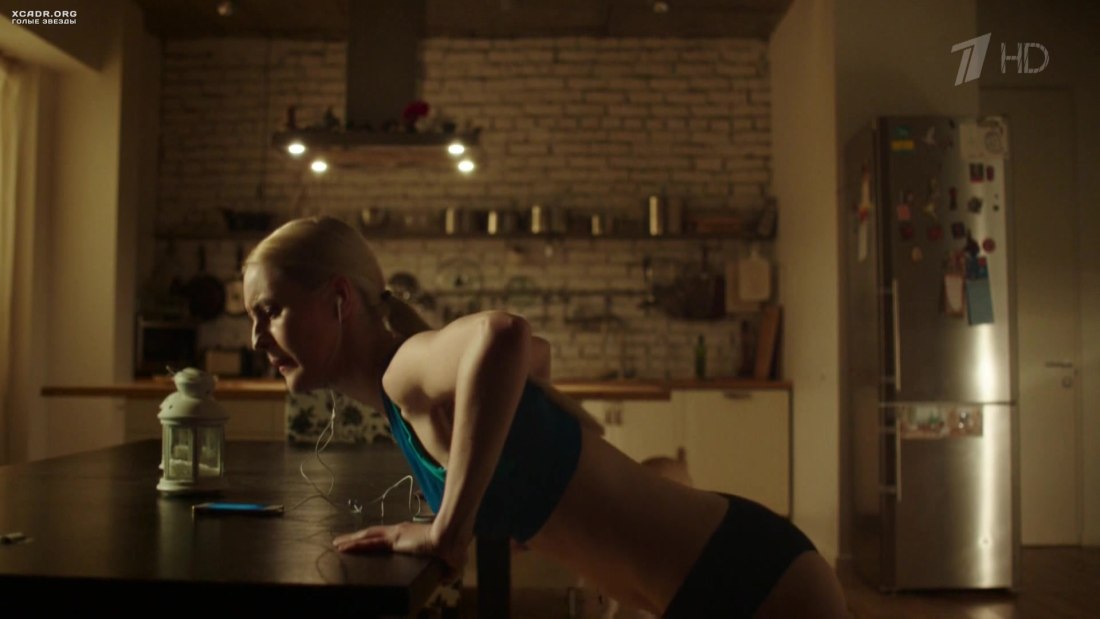 Голая загорелая крупно Jana Cova