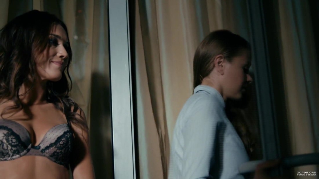 Девушки красивые с черными волосами в белье