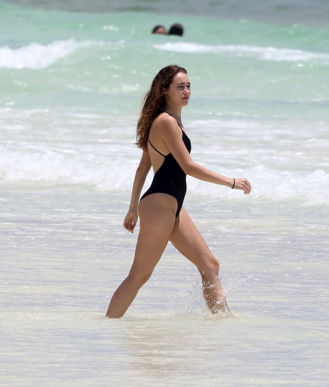 Алиша дебнем-Кэри 2020