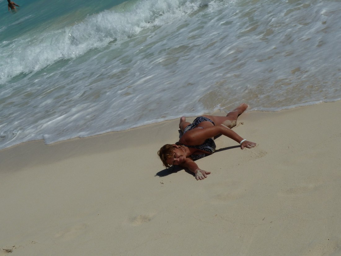 Доктор Елена Малышева голышом