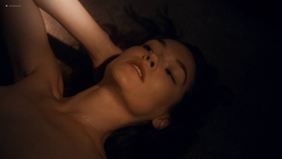 Ханна Джон-Кэймен фото ню